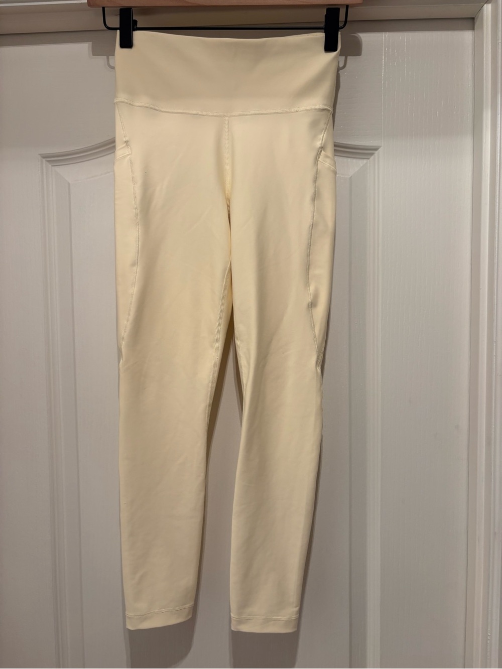 Women’s Athleta Interval Stash 7/8 tight leggings size XS